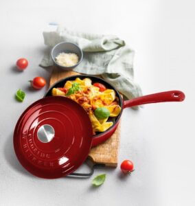 Tigaie adâncă fontă emailată cu capac 2.5 L